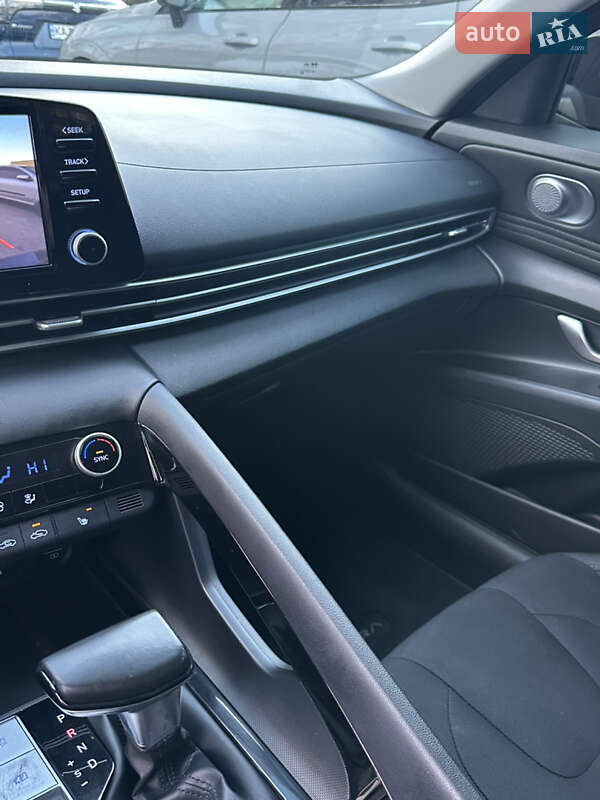 Седан Hyundai Elantra 2020 в Киеве