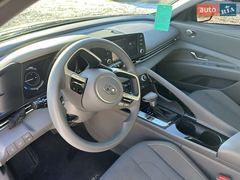 Седан Hyundai Elantra 2022 в Києві