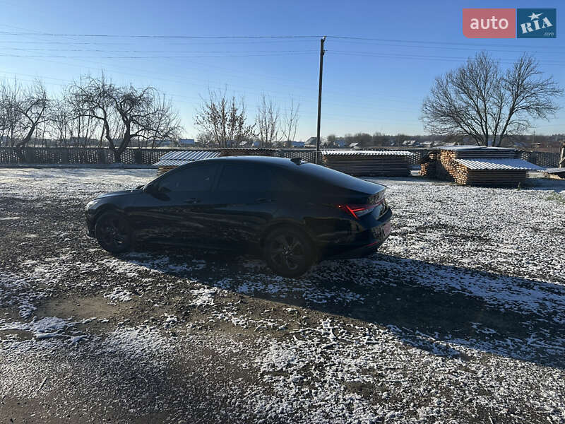 Седан Hyundai Elantra 2022 в Києві