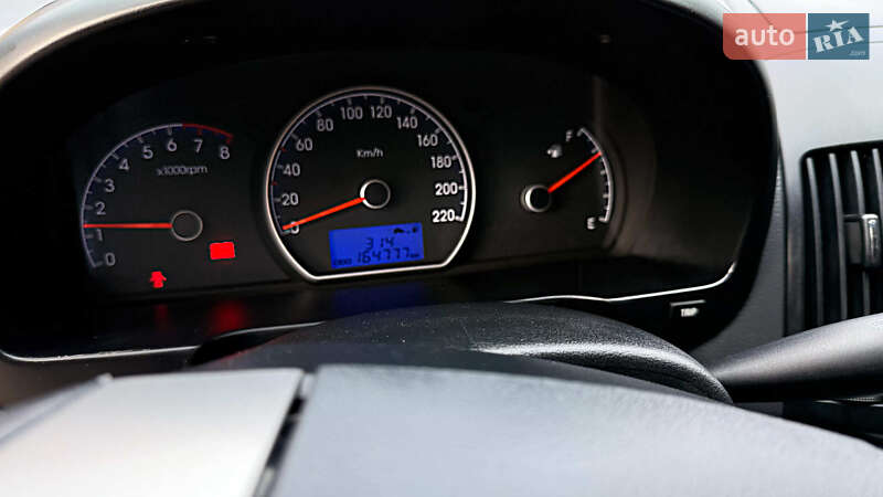 Седан Hyundai Elantra 2010 в Славянске