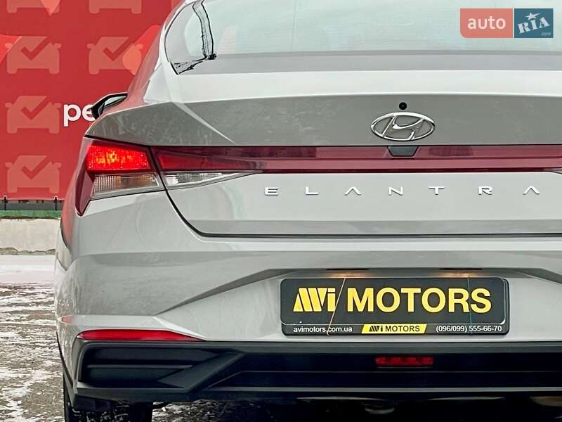 Седан Hyundai Elantra 2021 в Києві