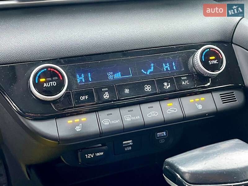 Седан Hyundai Elantra 2021 в Києві