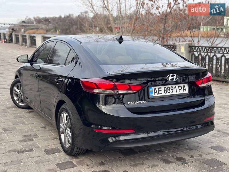 Седан Hyundai Elantra 2018 в Дніпрі
