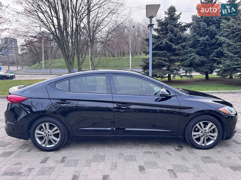 Седан Hyundai Elantra 2018 в Дніпрі