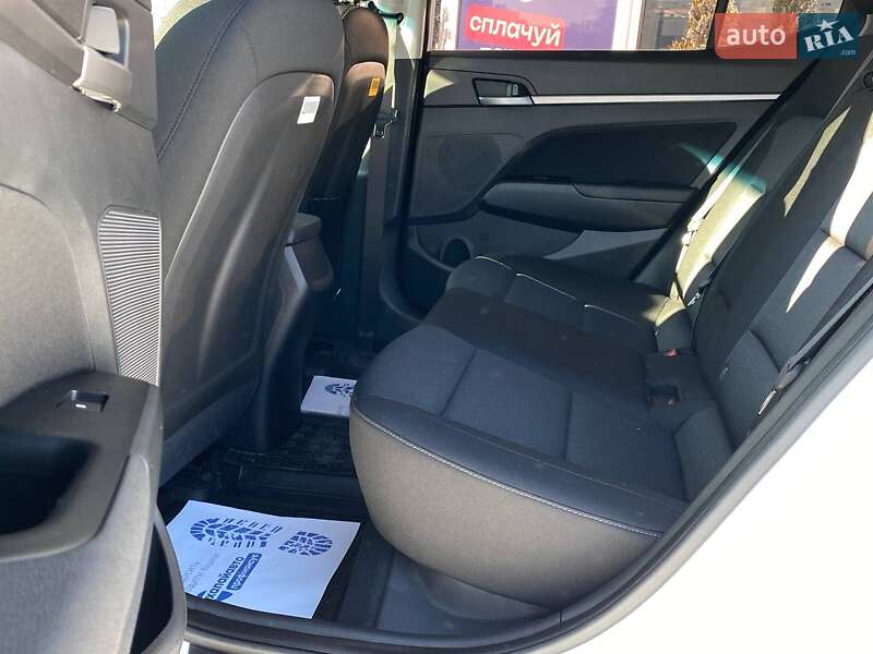 Седан Hyundai Elantra 2018 в Львове