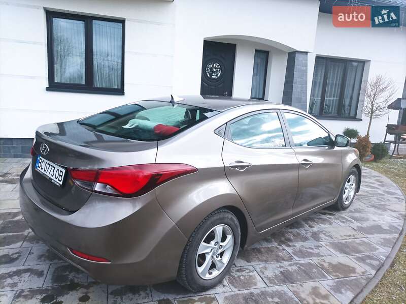 Седан Hyundai Elantra 2014 в Подрясном фото 7 Седан Hyundai Elantra 2014 в Подрясном