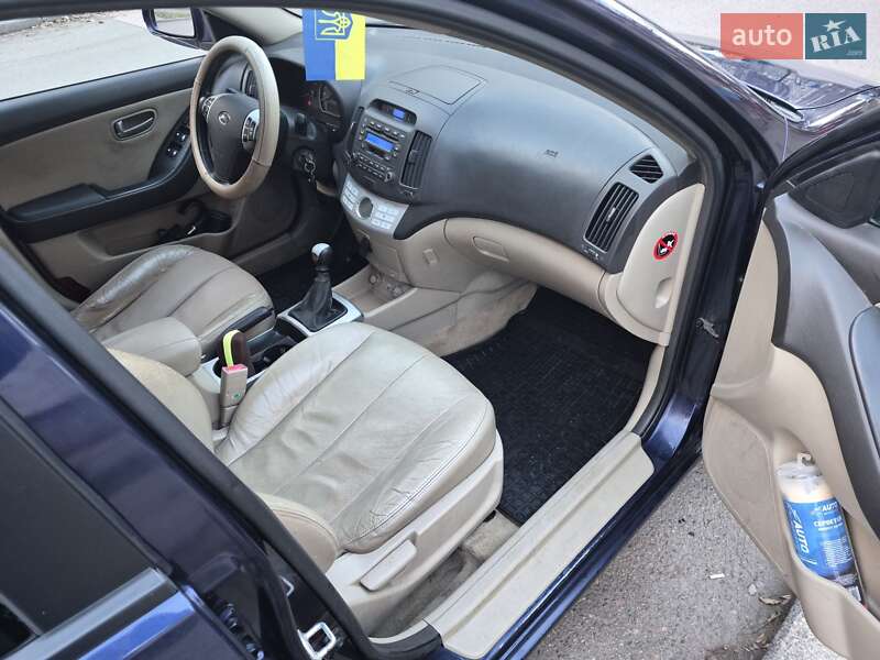 Седан Hyundai Elantra 2007 в Николаеве
