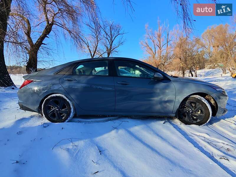 Седан Hyundai Elantra 2022 в Киеве