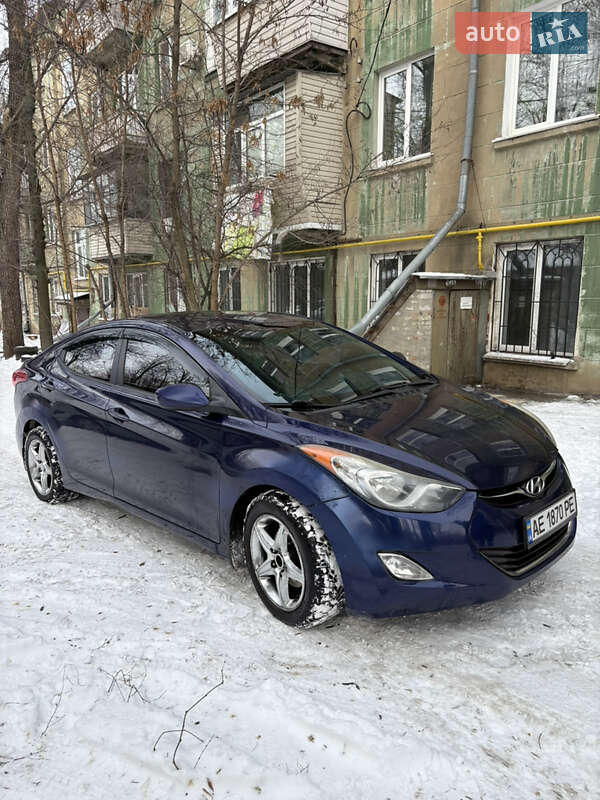 Hyundai Elantra 2012