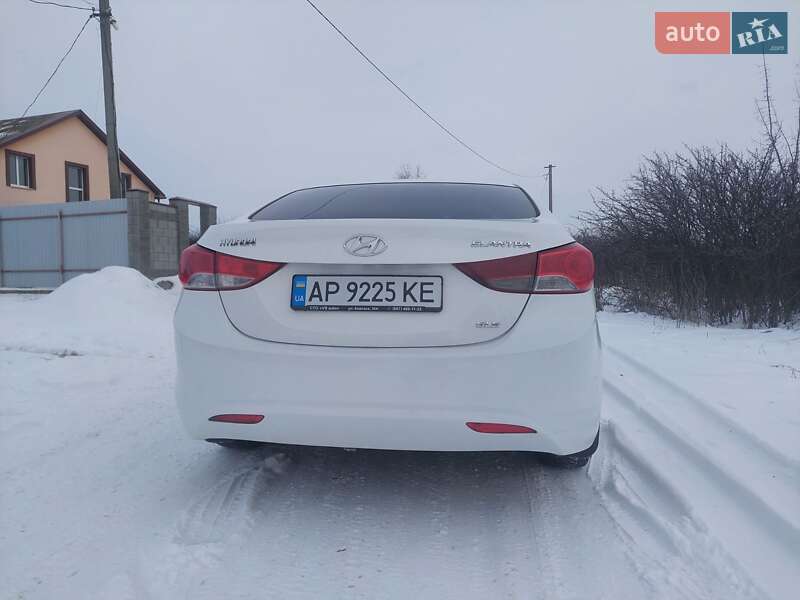 Седан Hyundai Elantra 2012 в Днепре