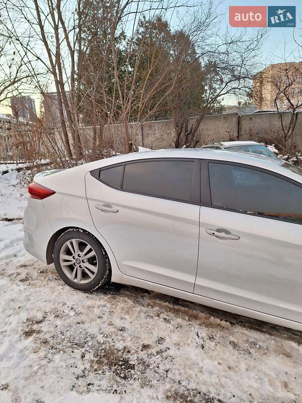 Седан Hyundai Elantra 2016 в Києві фото 7 Седан Hyundai Elantra 2016 в Києві