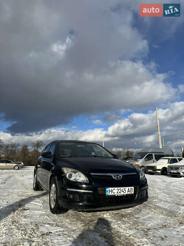Универсал Hyundai Elantra 2011 в Львове