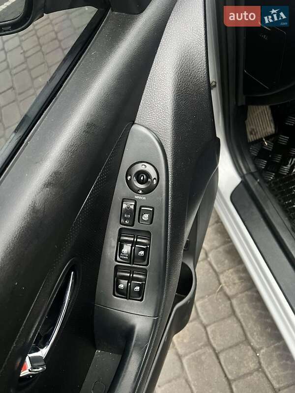 Седан Hyundai Elantra 2010 в Харькове