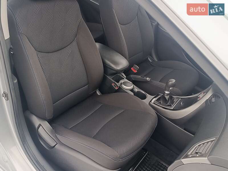 Седан Hyundai Elantra 2013 в Харькове