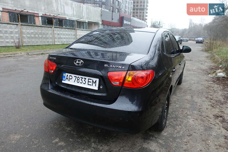 Седан Hyundai Elantra 2008 в Киеве