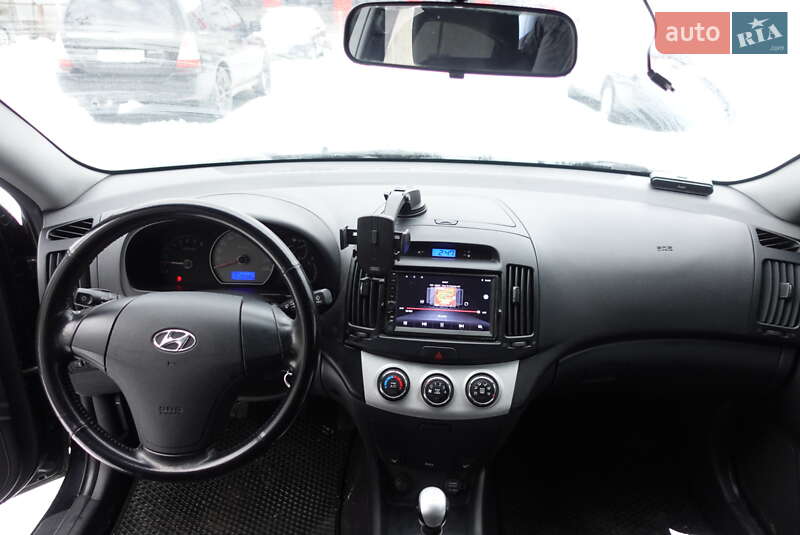 Седан Hyundai Elantra 2008 в Киеве