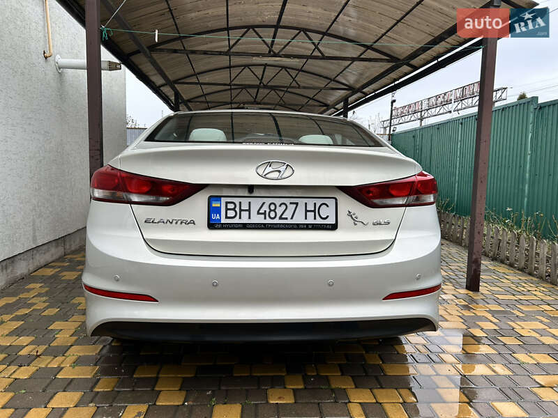 Седан Hyundai Elantra 2016 в Одессе
