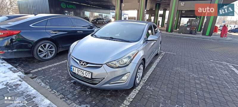 Седан Hyundai Elantra 2015 в Киеве