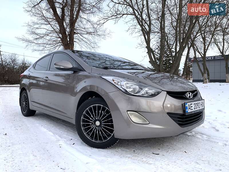 Седан Hyundai Elantra 2013 в Кривом Роге