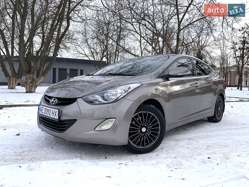 Седан Hyundai Elantra 2013 в Кривом Роге