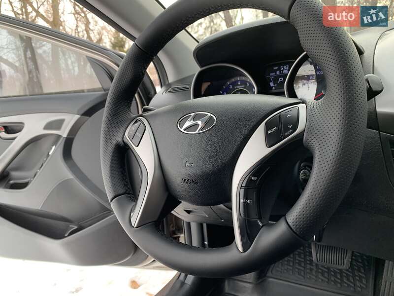 Седан Hyundai Elantra 2013 в Кривом Роге