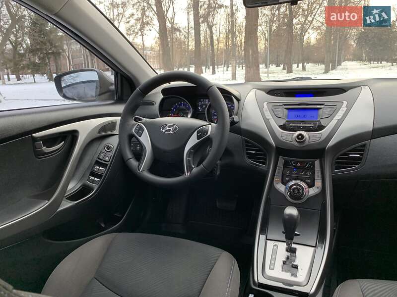 Седан Hyundai Elantra 2013 в Кривом Роге