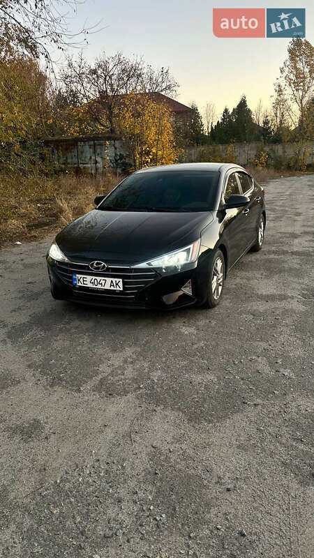 Hyundai Elantra 2019