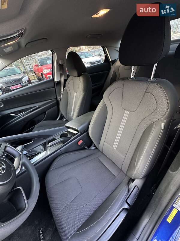 Седан Hyundai Elantra 2022 в Сумах