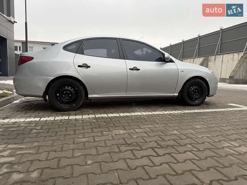 Седан Hyundai Elantra 2007 в Івано-Франківську