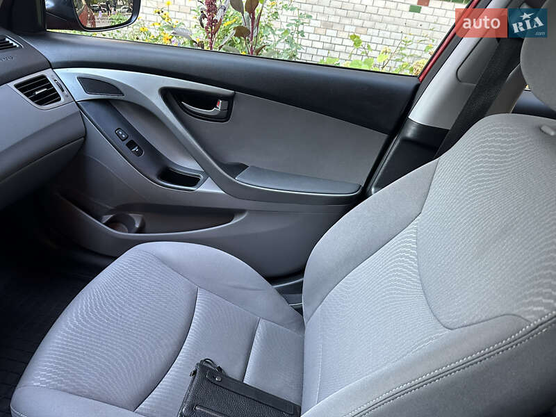 Седан Hyundai Elantra 2014 в Киеве фото 7 Седан Hyundai Elantra 2014 в Киеве