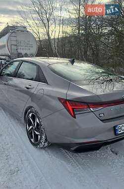 Седан Hyundai Elantra 2023 в Львове