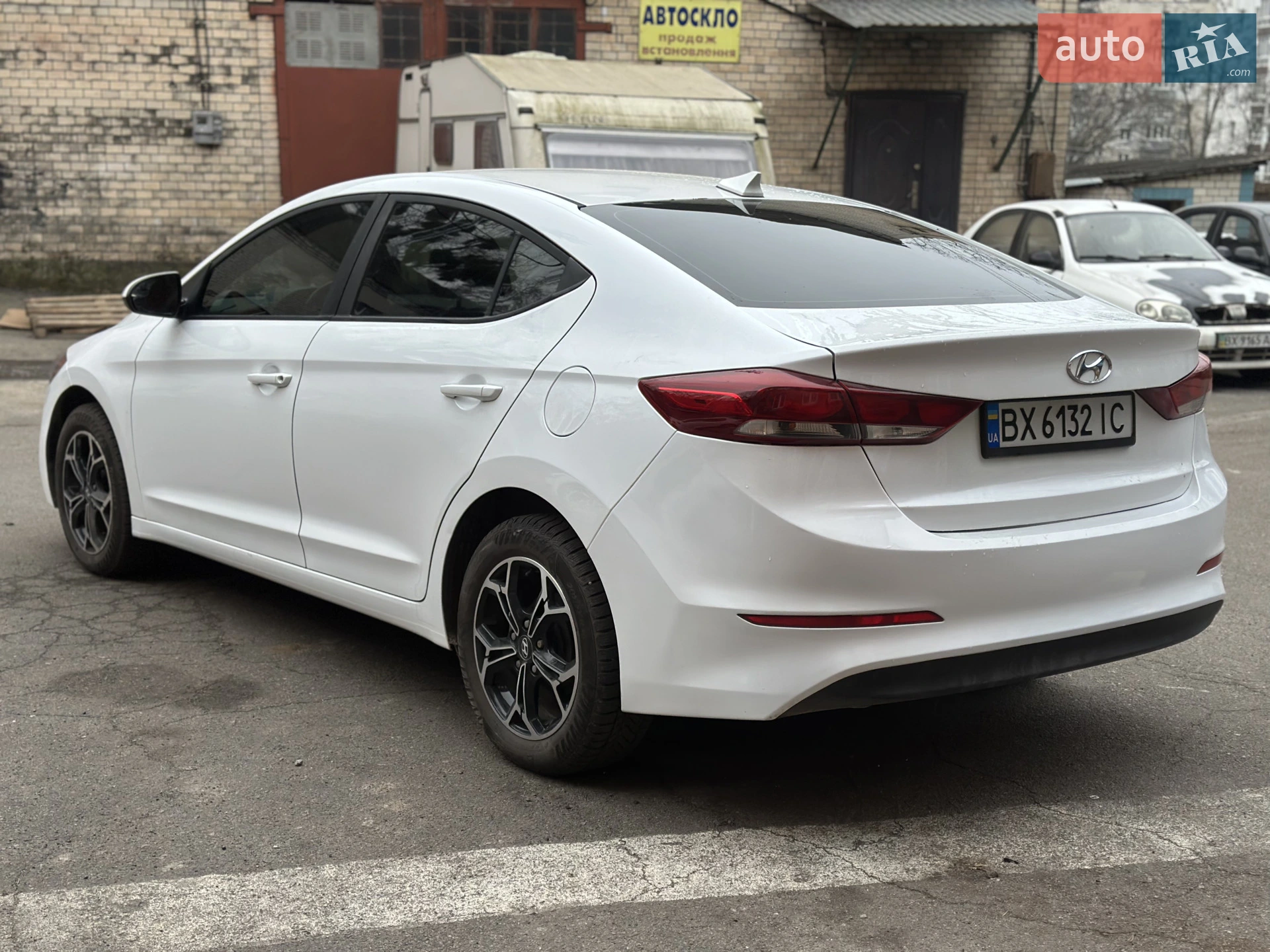 2017 Hyundai Elantra - мініатюра 8
