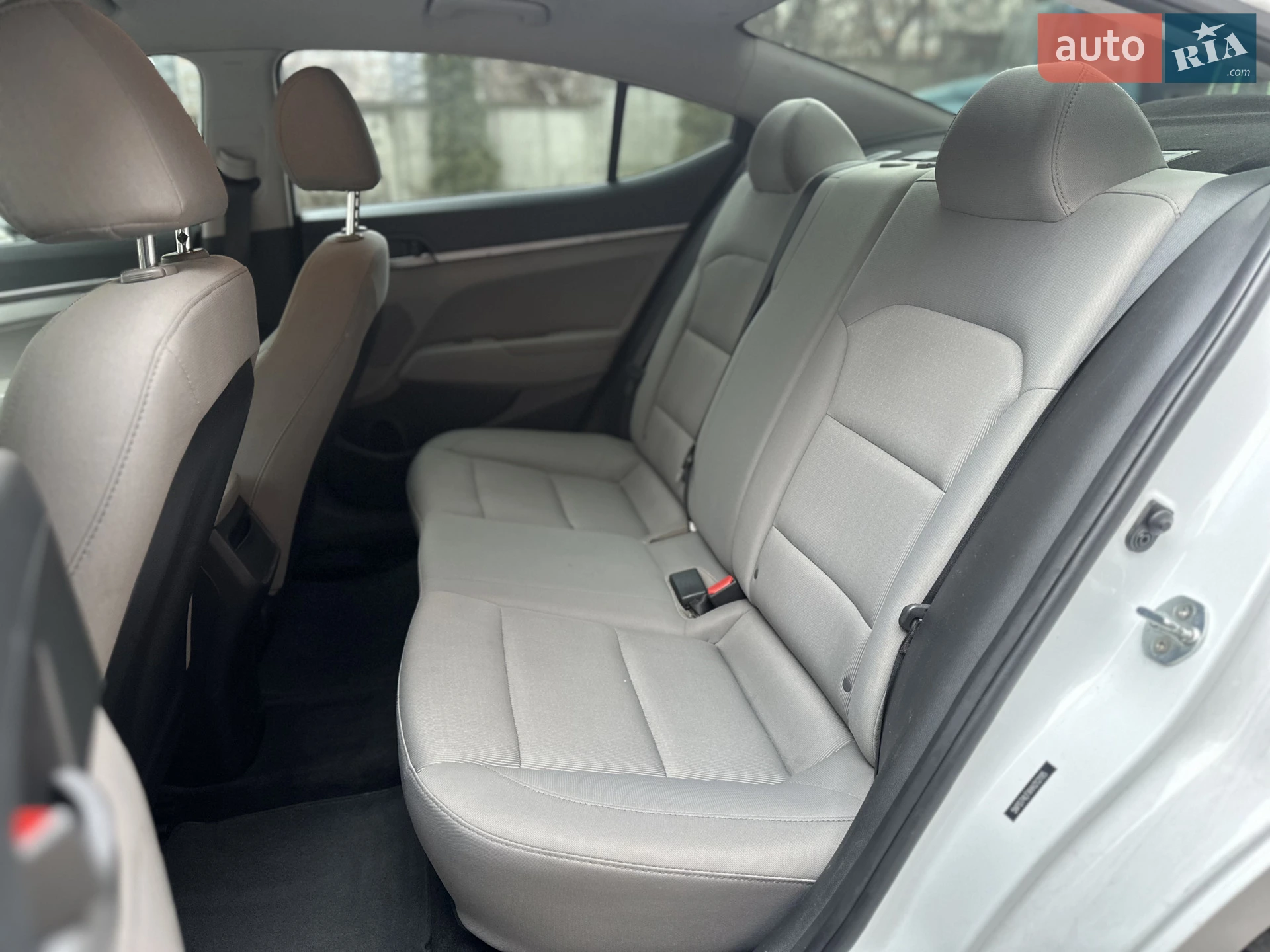 2017 Hyundai Elantra - мініатюра 14