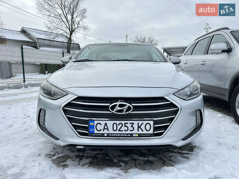 Hyundai Elantra 2016