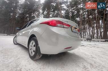 Седан Hyundai Elantra 2013 в Краснограде