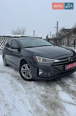 Седан Hyundai Elantra 2019 в Києві