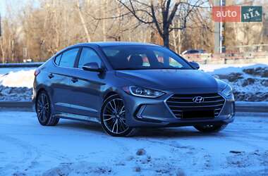 Седан Hyundai Elantra 2016 в Киеве