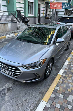 Седан Hyundai Elantra 2016 в Киеве
