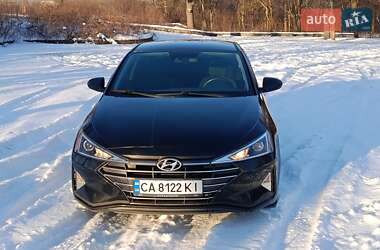 Седан Hyundai Elantra 2019 в Корсуне-Шевченковском