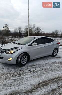 Седан Hyundai Elantra 2011 в Семенівці