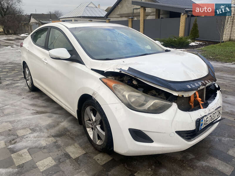 Hyundai Elantra 2011