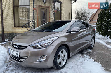 Седан Hyundai Elantra 2013 в Чернігові