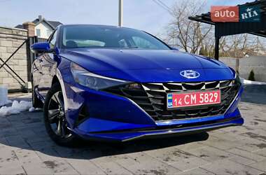 Седан Hyundai Elantra 2023 в Луцке