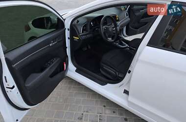 Седан Hyundai Elantra 2017 в Одесі