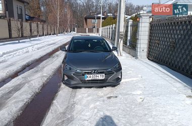 Седан Hyundai Elantra 2019 в Києві