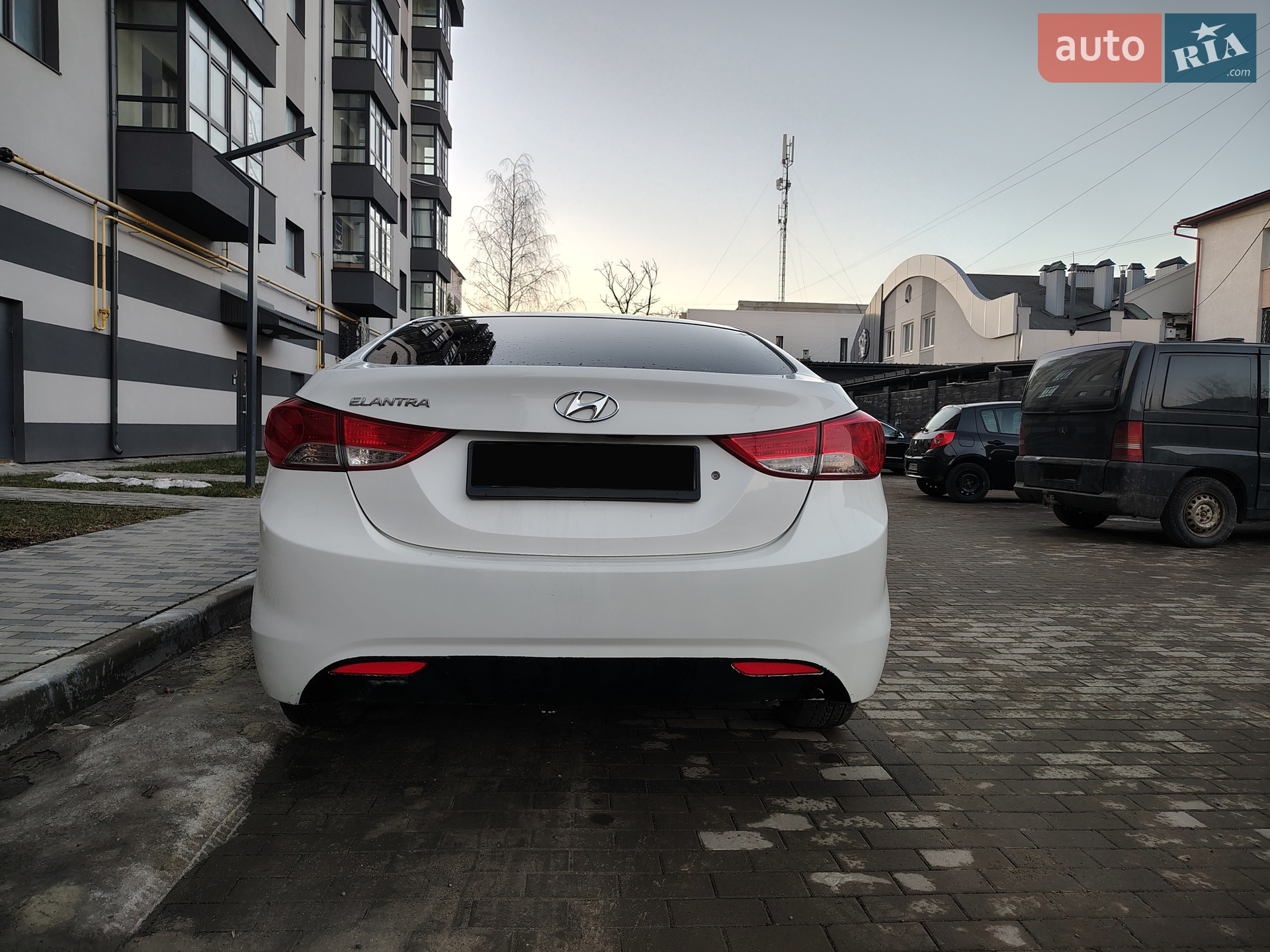 2013 Hyundai Elantra - мініатюра 9