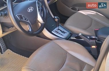 Седан Hyundai Elantra 2012 в Киеве