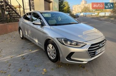 Седан Hyundai Elantra 2016 в Киеве