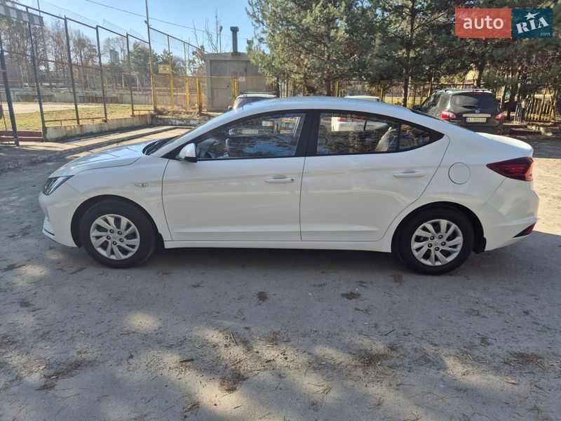 Седан Hyundai Elantra 2020 в Киеве