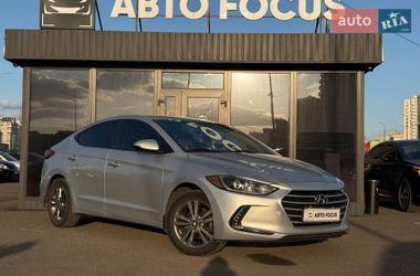 Седан Hyundai Elantra 2016 в Києві